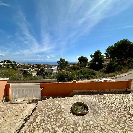 June וילה בניטאצ'ל